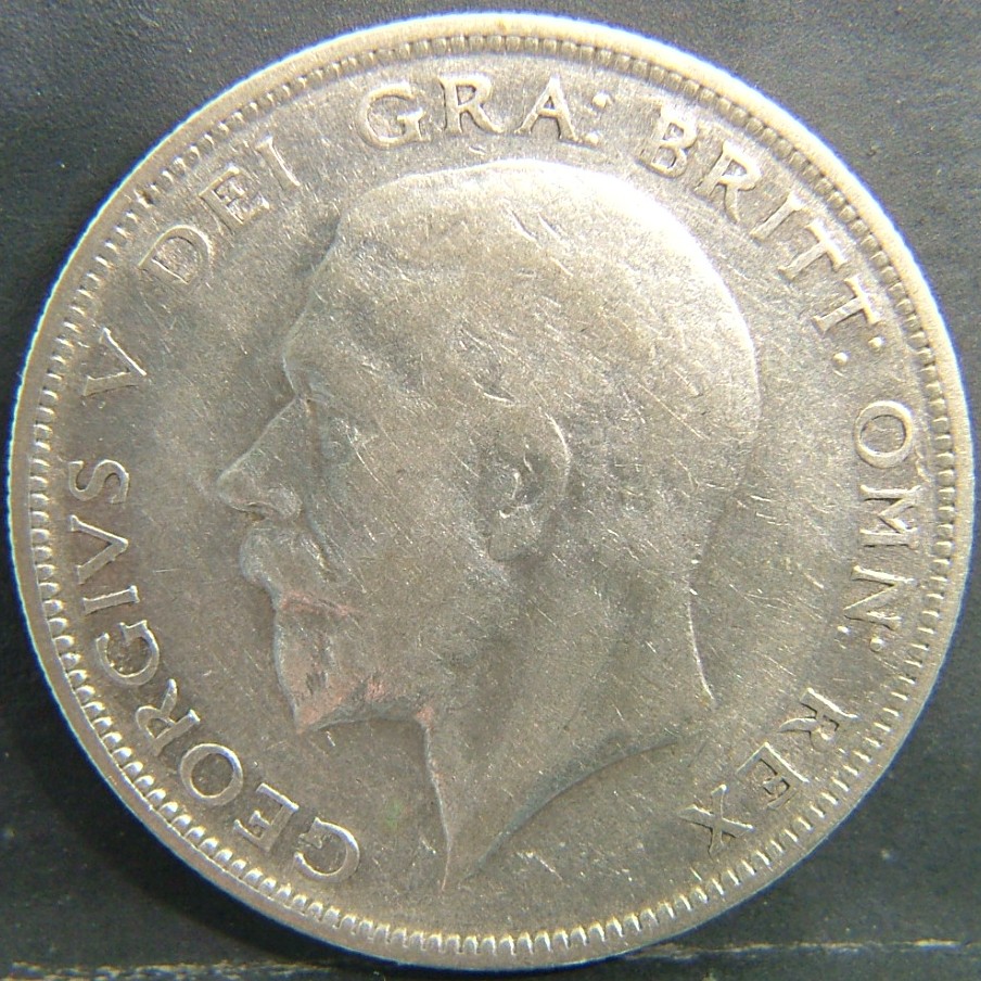Back side of 🇬🇧 United Kingdom – Monarchs and Milestones Half Crown 1932 coin