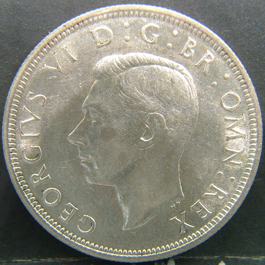 Back side of 🇬🇧 United Kingdom – Monarchs and Milestones Half Crown 1939 coin