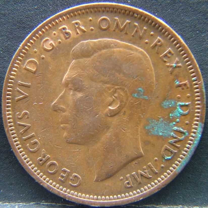 Front side of 🇬🇧 United Kingdom – Monarchs and Milestones Half Penny 1943 coin