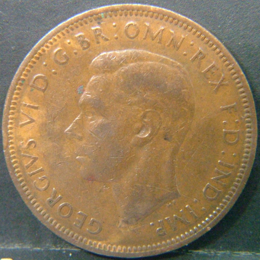 Back side of 🇬🇧 United Kingdom – Monarchs and Milestones Half Penny 1945 coin