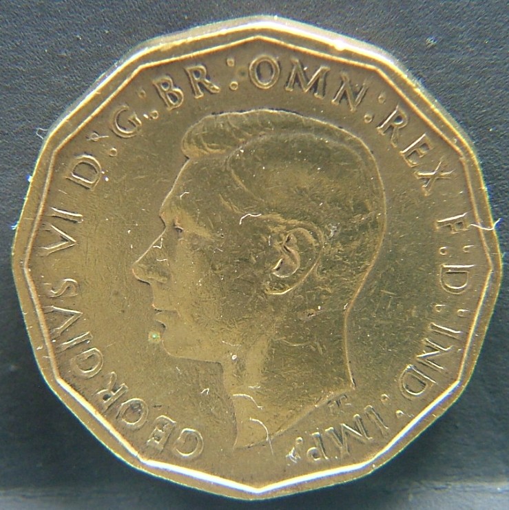 Front side of 🇬🇧 GREAT BRITAIN – Monarchs and Milestones 3 Pence 1943 coin