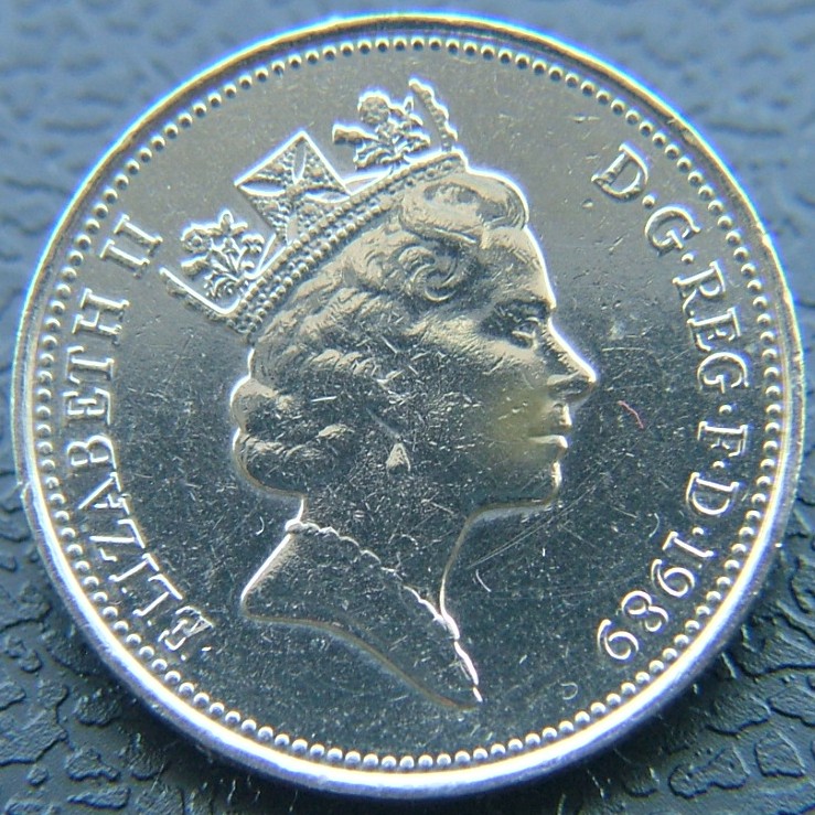 Front side of Great Britain 5 Pence 1989 coin
