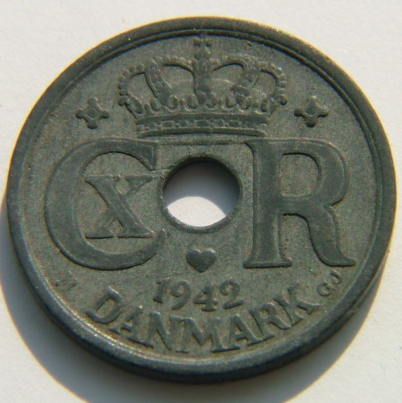 Front side of Denmark 25 Ore 1942 coin