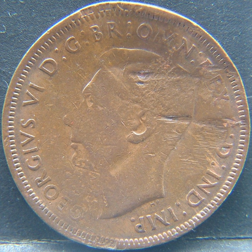 Front side of 🇬🇧 United Kingdom – Monarchs and Milestones Half Penny 1944 coin