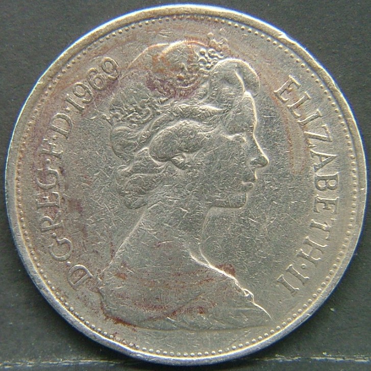 Back side of 🇬🇧 GREAT BRITAIN – Monarchs and Milestones 10 Pence 1969 coin