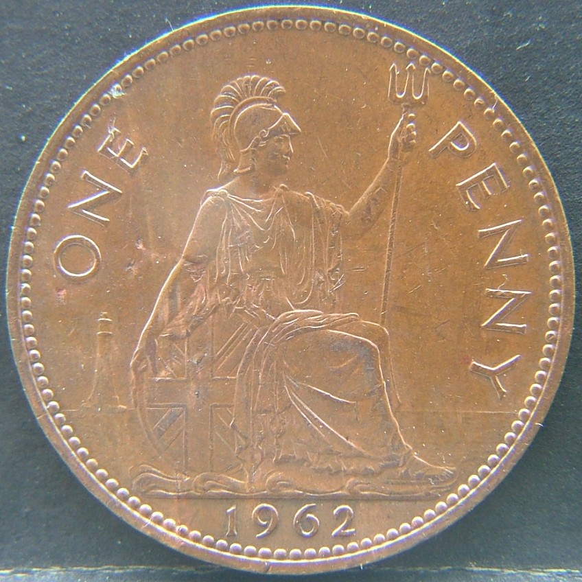 Front side of 🇬🇧 United Kingdom – Monarchs and Milestones 1 Penny 1962 coin