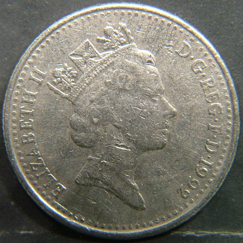 Back side of 🇬🇧 United Kingdom – Monarchs and Milestones 10 Pence 1992 coin